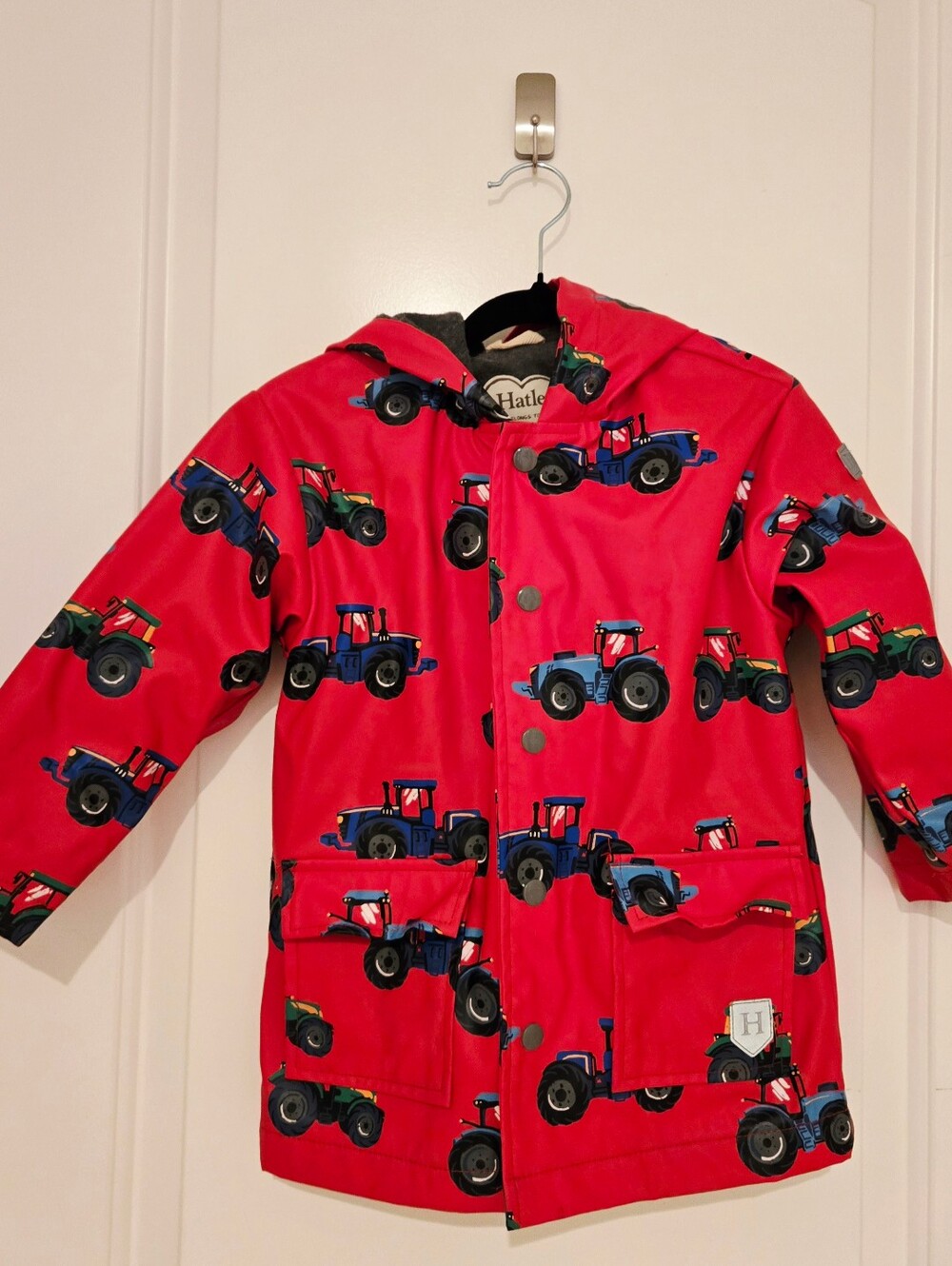 Hatley Kids Red Tractor-Print Hooded Jacket